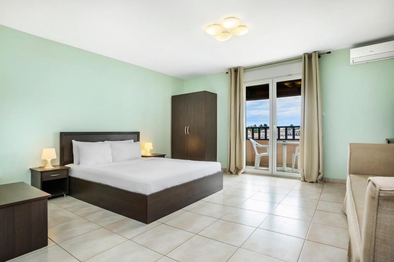 Hotel Poseidon Pefkochori Exterior photo